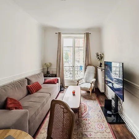 Penbed-2br- Lovely Parisian Near Bastille